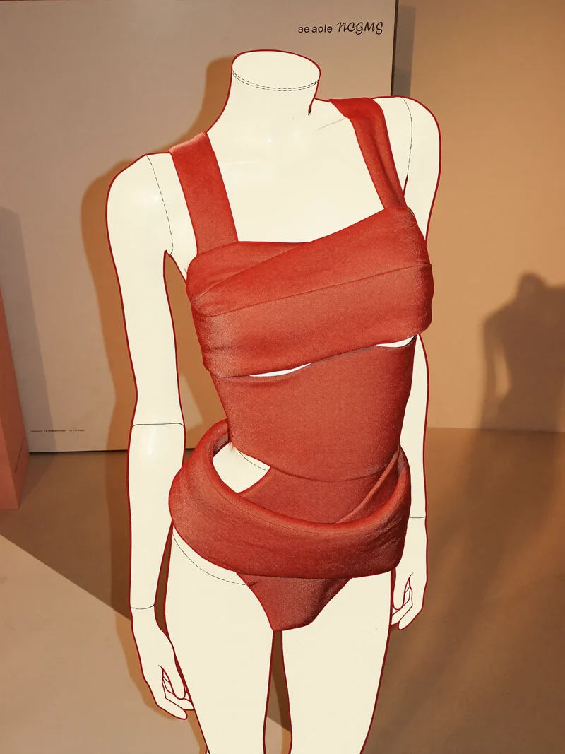 Studio illustrato di costume a portafoglio architettonico